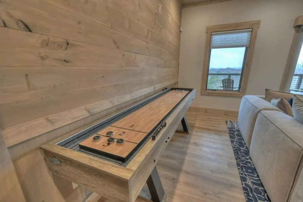 4 Dancing Bears- Mtn Views Hot Tub Custom Design Holiday home Blue Ridge