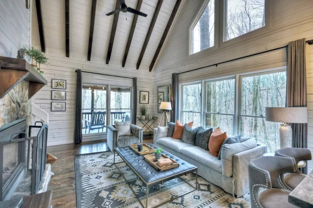Picture Perfect With Hot Tub In The Br Mtns Holiday home
