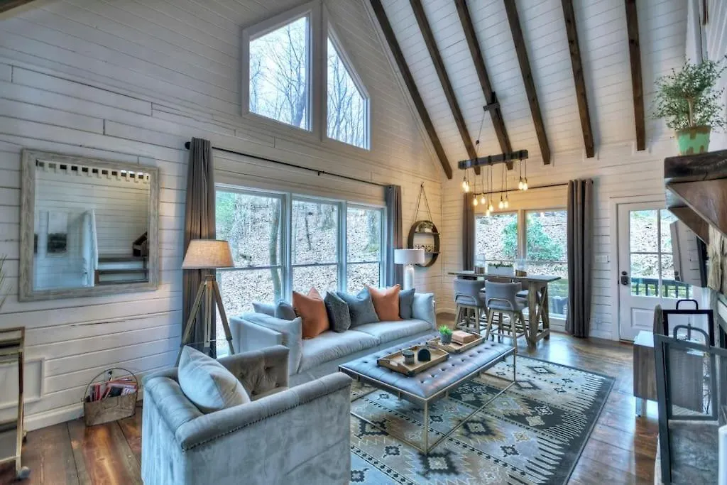 Picture Perfect With Hot Tub In The Br Mtns Holiday home Blue Ridge