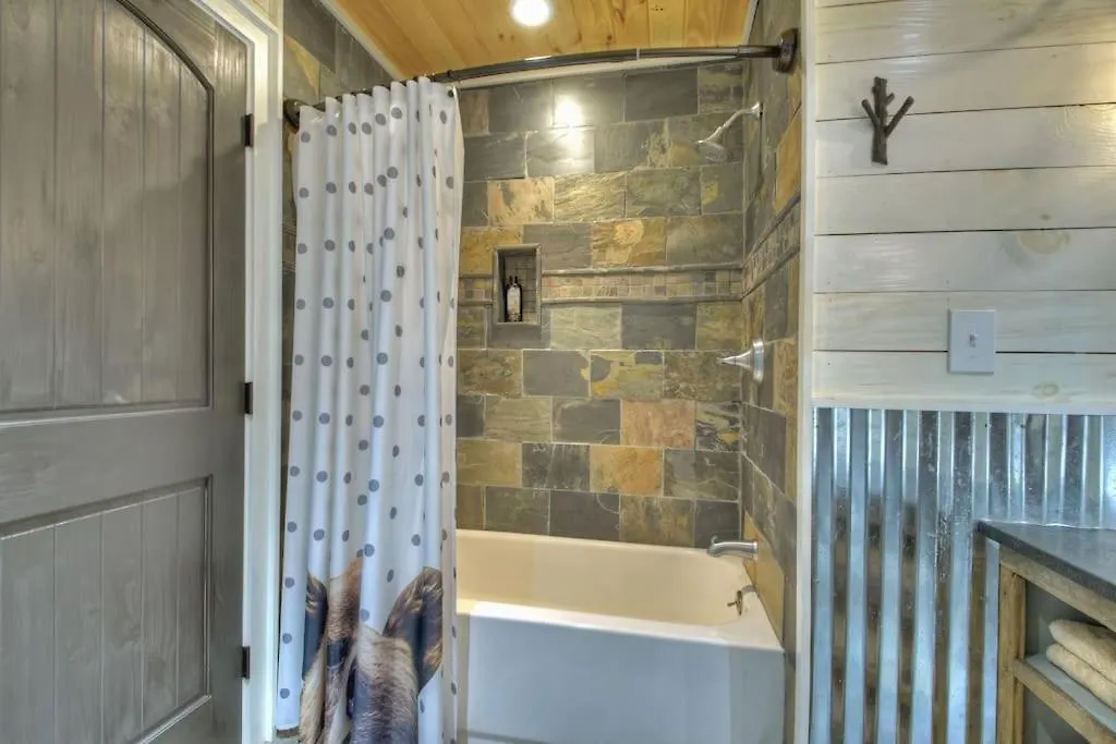 Holiday home Majestic Mountain Retreat With Hot Tub & Mtn Views