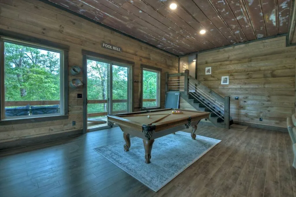 Awhile - Large Luxury Less Than 5 Minutes From Dwntown Br *
