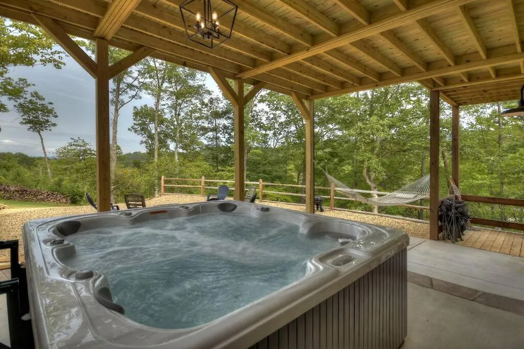 Awhile - Large Luxury Less Than 5 Minutes From Dwntown Br Holiday home