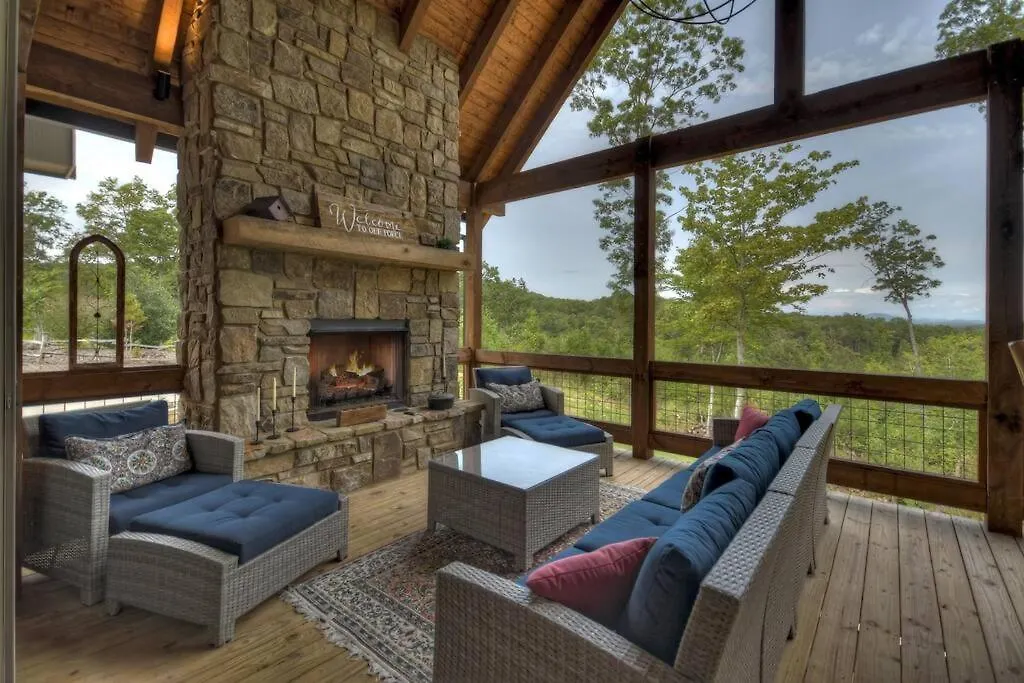 Holiday home Awhile - Large Luxury Less Than 5 Minutes From Dwntown Br Blue Ridge