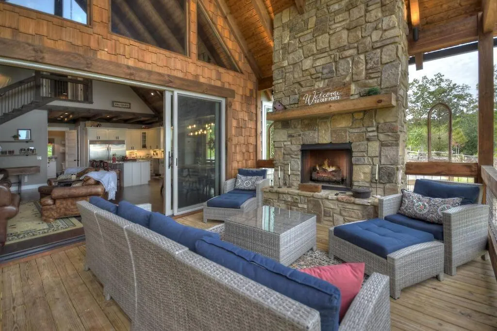Awhile - Large Luxury Less Than 5 Minutes From Dwntown Br Blue Ridge