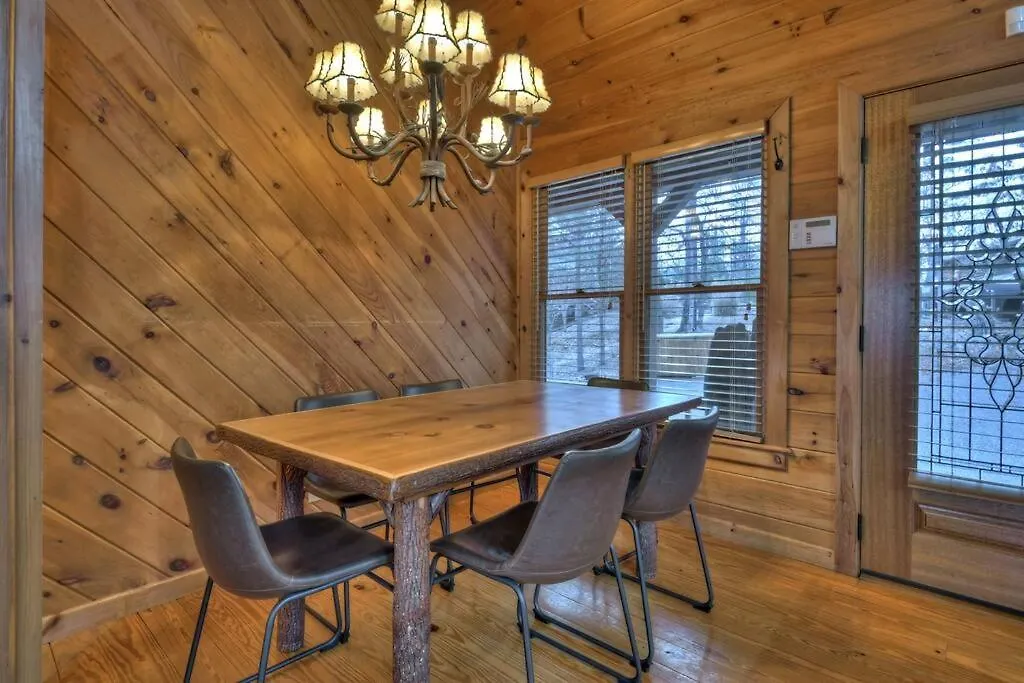 Incredible And Mountain Views - Dog Friendly