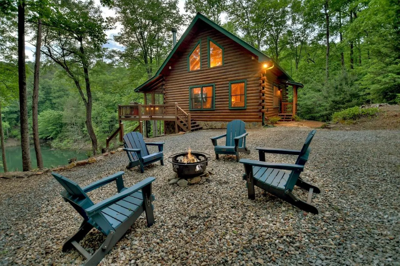 Tiny Waterfront With Hot Tub & Fire Pit Holiday home Blue Ridge