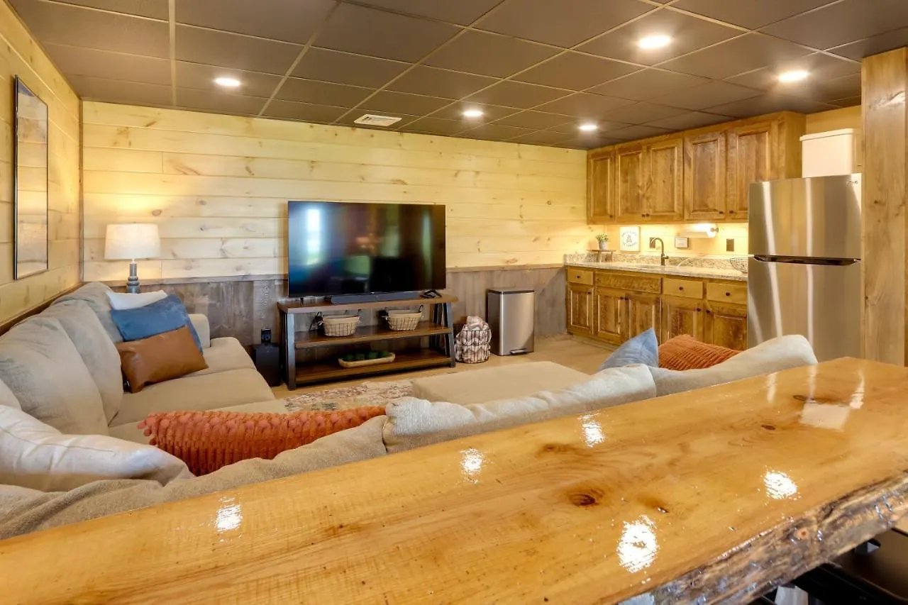 Vacation With Deck And Game Room! Holiday home Blue Ridge
