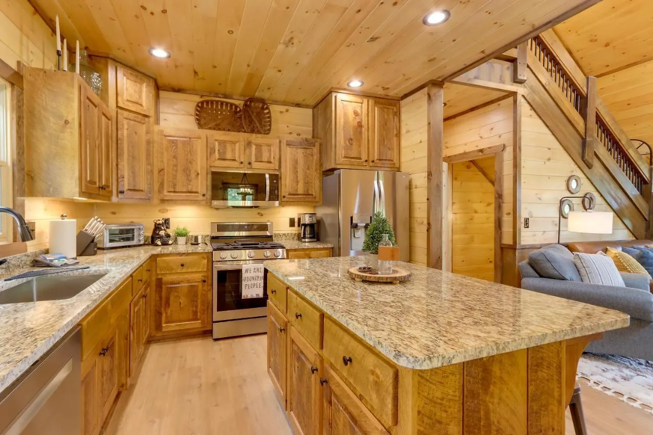 Holiday home Vacation With Deck And Game Room! Blue Ridge