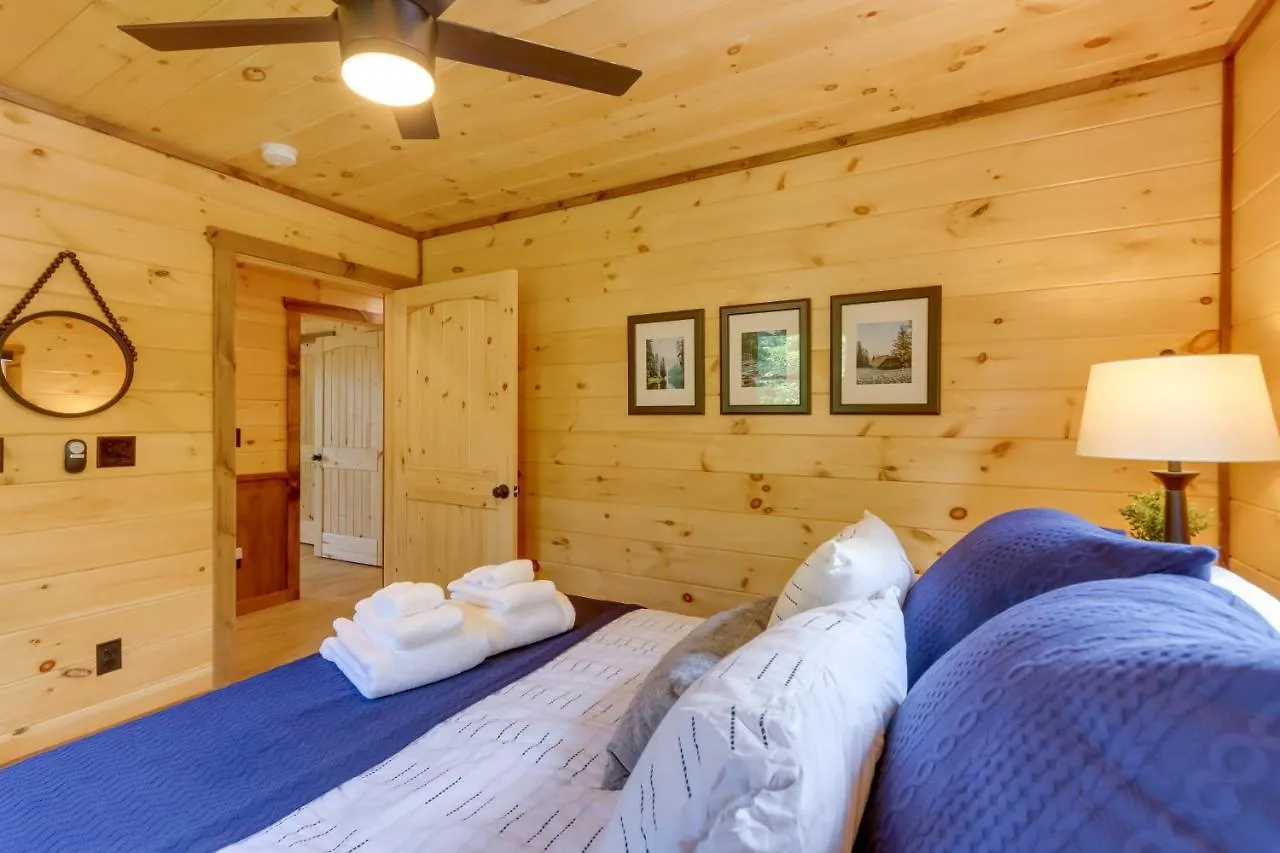 Vacation With Deck And Game Room! Holiday home