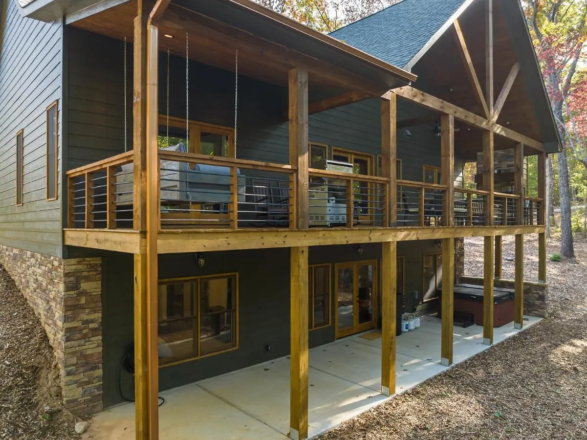 Peaceful Luxury Cabin, Hot Tub, Games, 3 Fireplaces Holiday home Blue Ridge