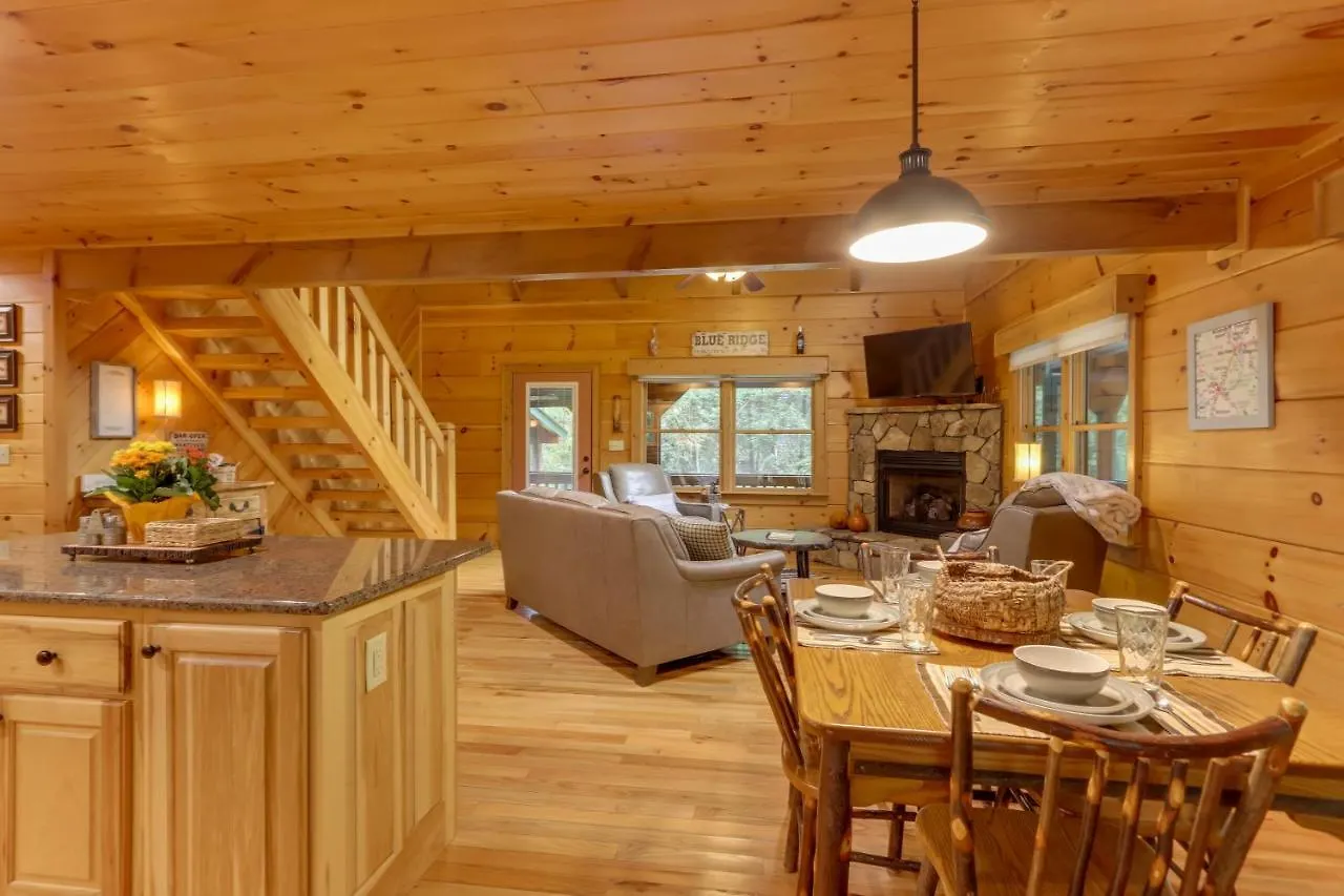 With Hot Tub And Creek Access! Casa vacanze Blue Ridge