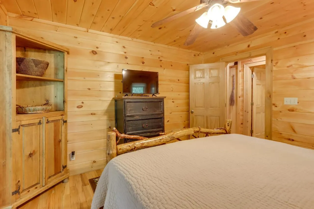 With Hot Tub And Creek Access! Casa vacanze Blue Ridge