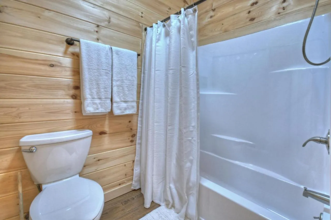 Enjoyable With Game & Hot Tub & Firepit Holiday home *