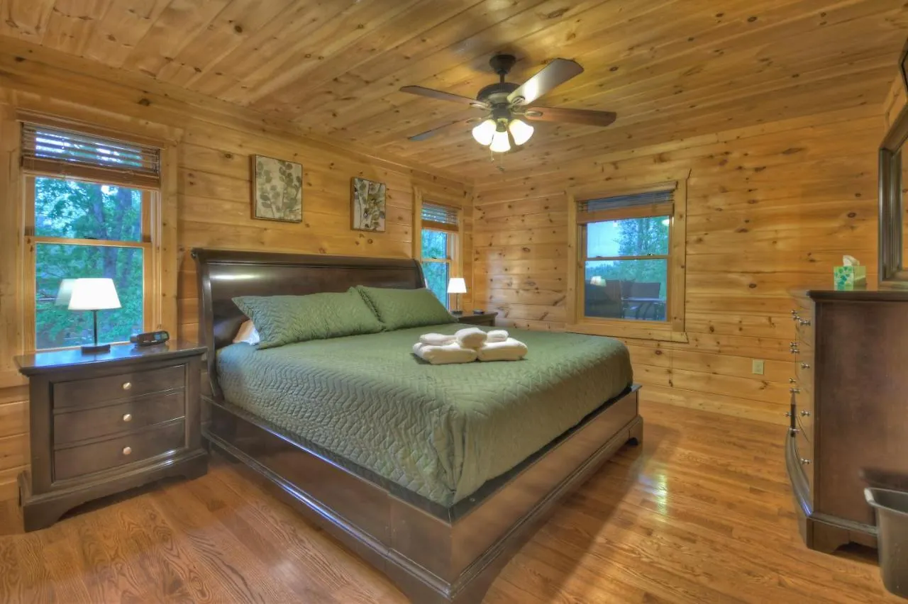 Enjoyable With Game & Hot Tub & Firepit Holiday home