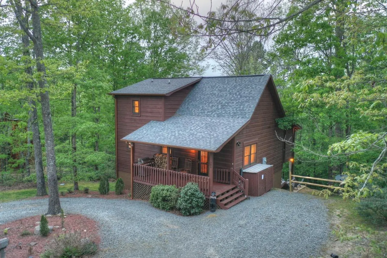 Enjoyable With Game & Hot Tub & Firepit