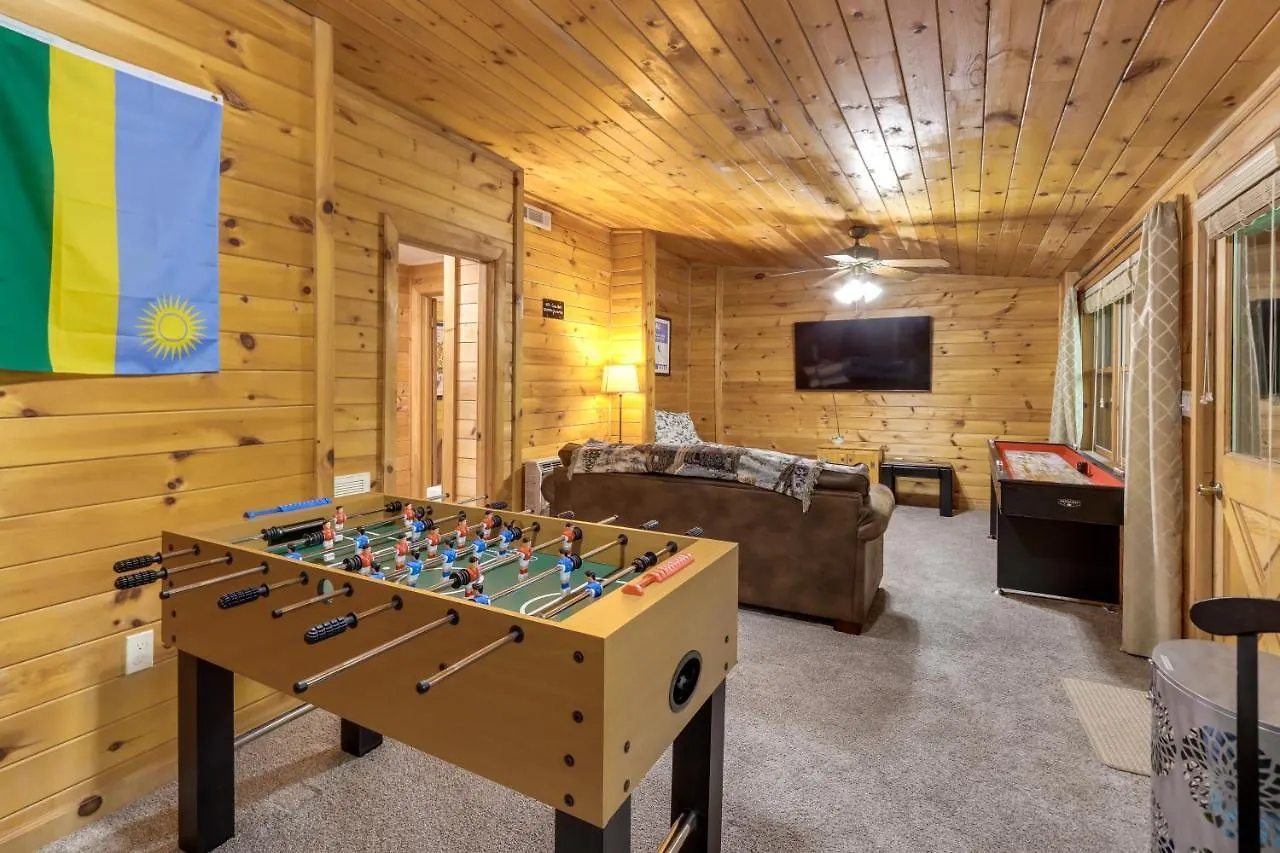 Charming With Game And Hot Tub! Holiday home