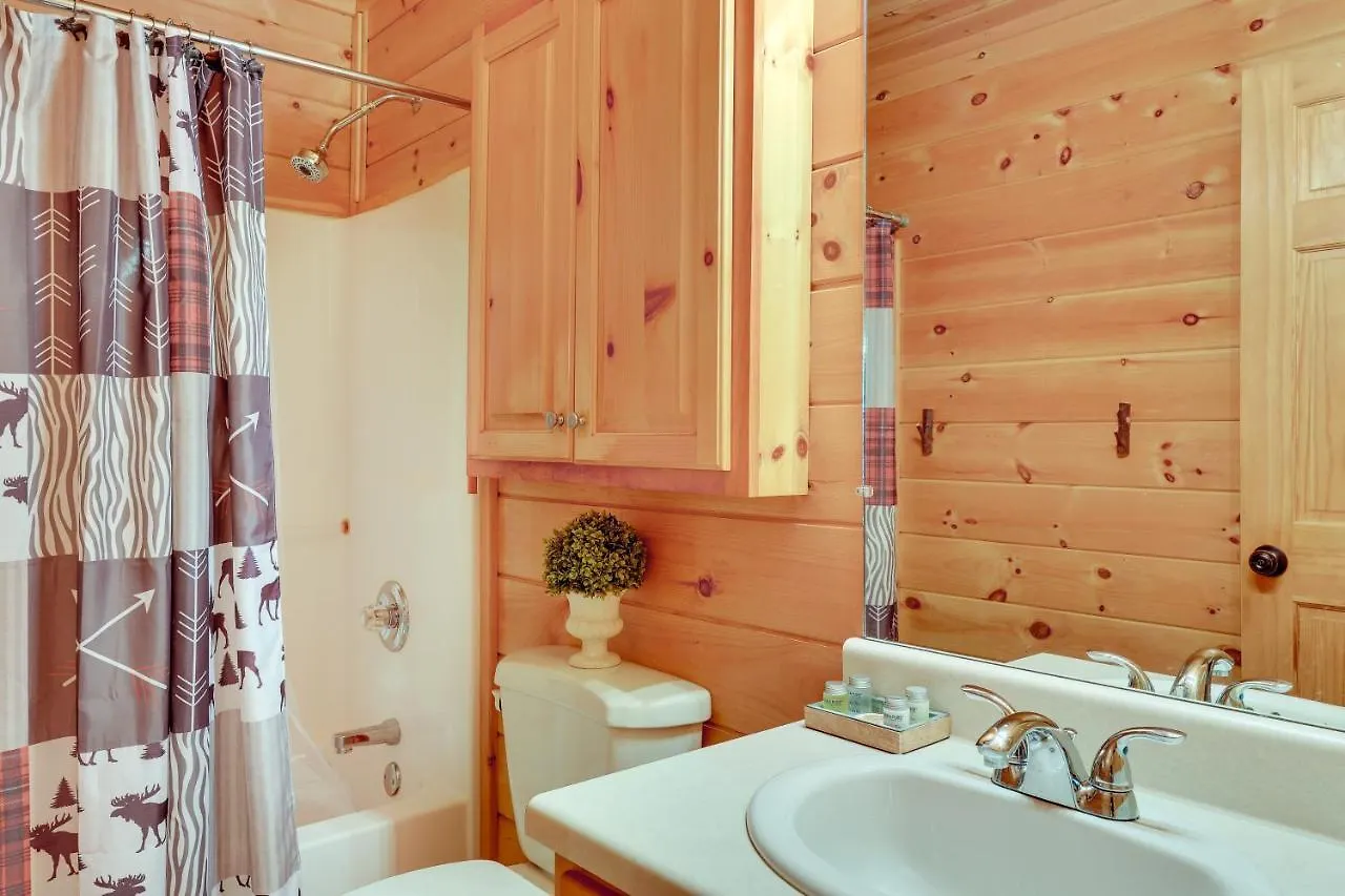 Cozy With Hot Tub And Game Room! Holiday home Blue Ridge