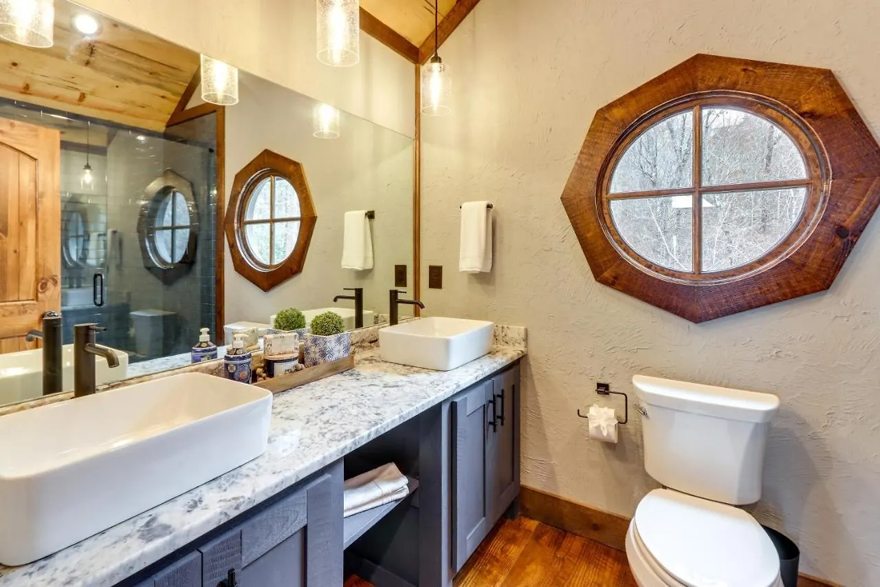 Spacious With Hot Tub And Fire Pit! * Blue Ridge