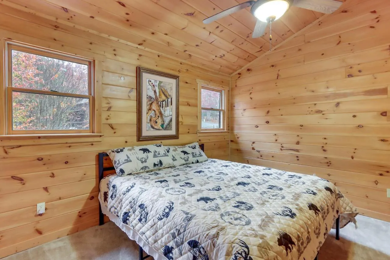 With Hot Tub, 5 Mi To Downtown! Blue Ridge