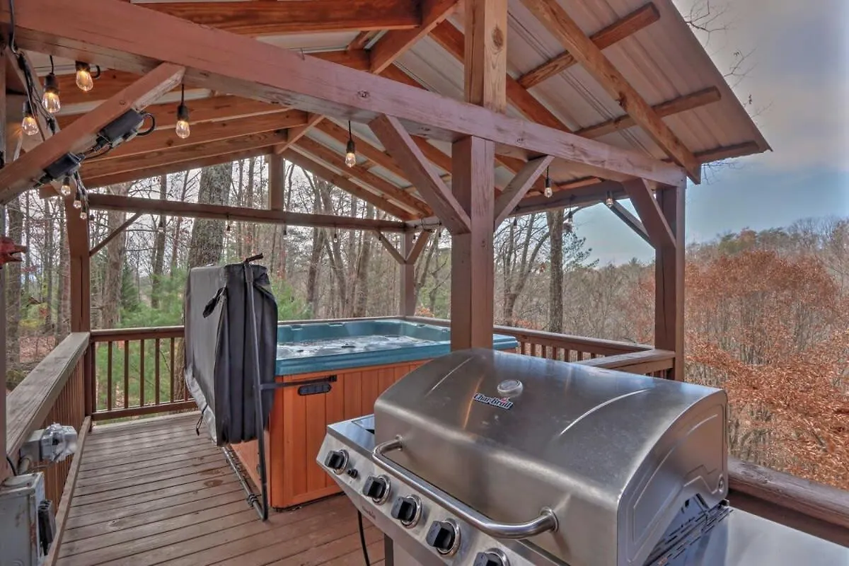 Pet-friendly Mountain Retreat Fire Pit Hot Tub Holiday home Blue Ridge