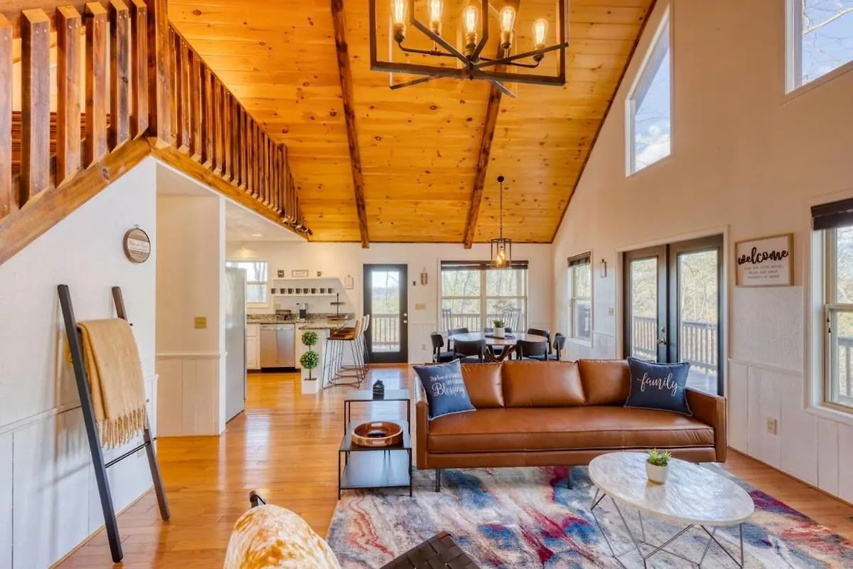Holiday home 7 Min To Dt Blue Ridge~hot Tub~fire Pit~sleeps 12