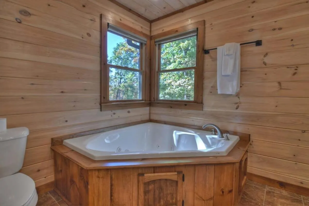 Heavenly Escape In Br Mtns - Hot Tub & Pool Table Holiday home *