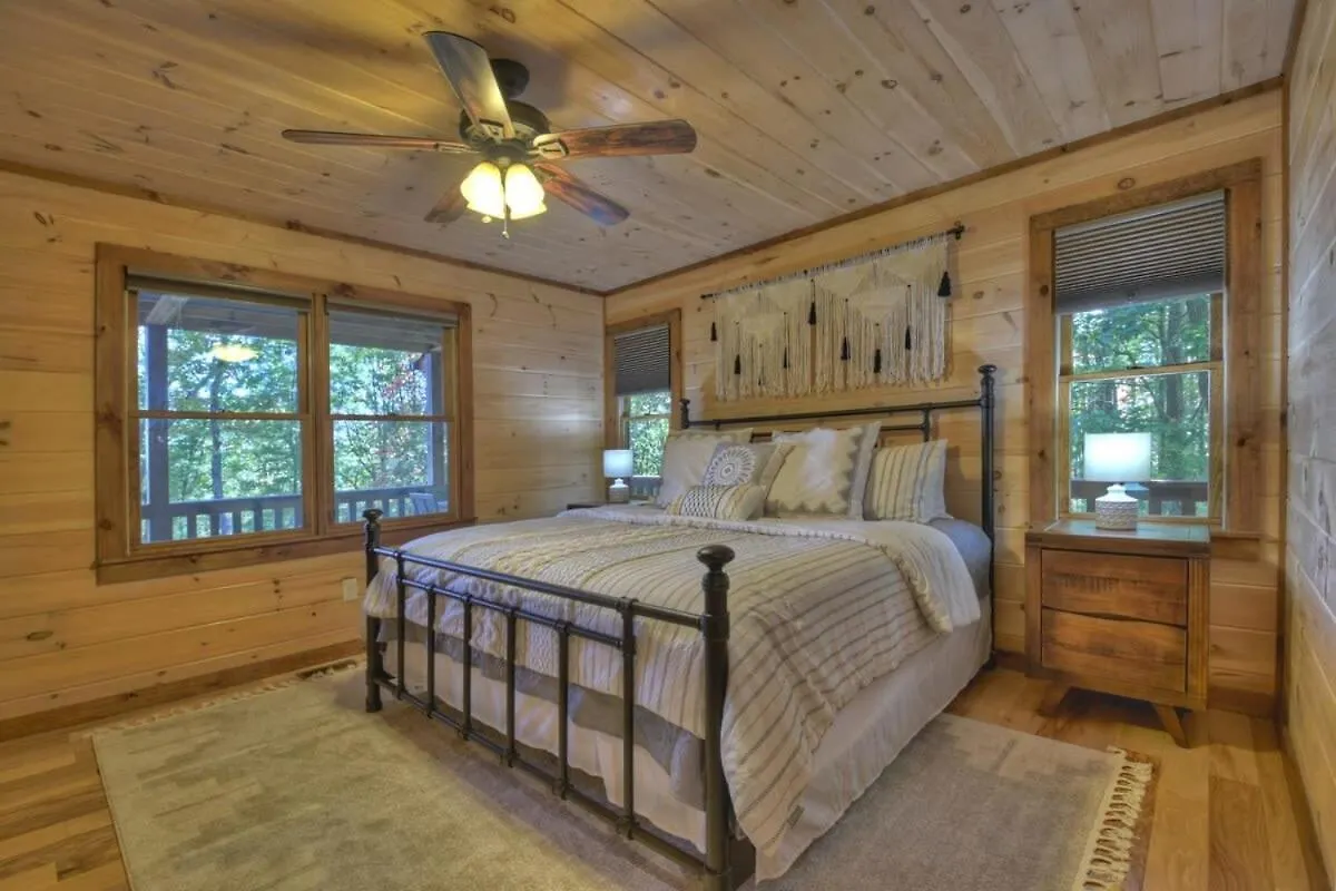 Heavenly Escape In Br Mtns - Hot Tub & Pool Table