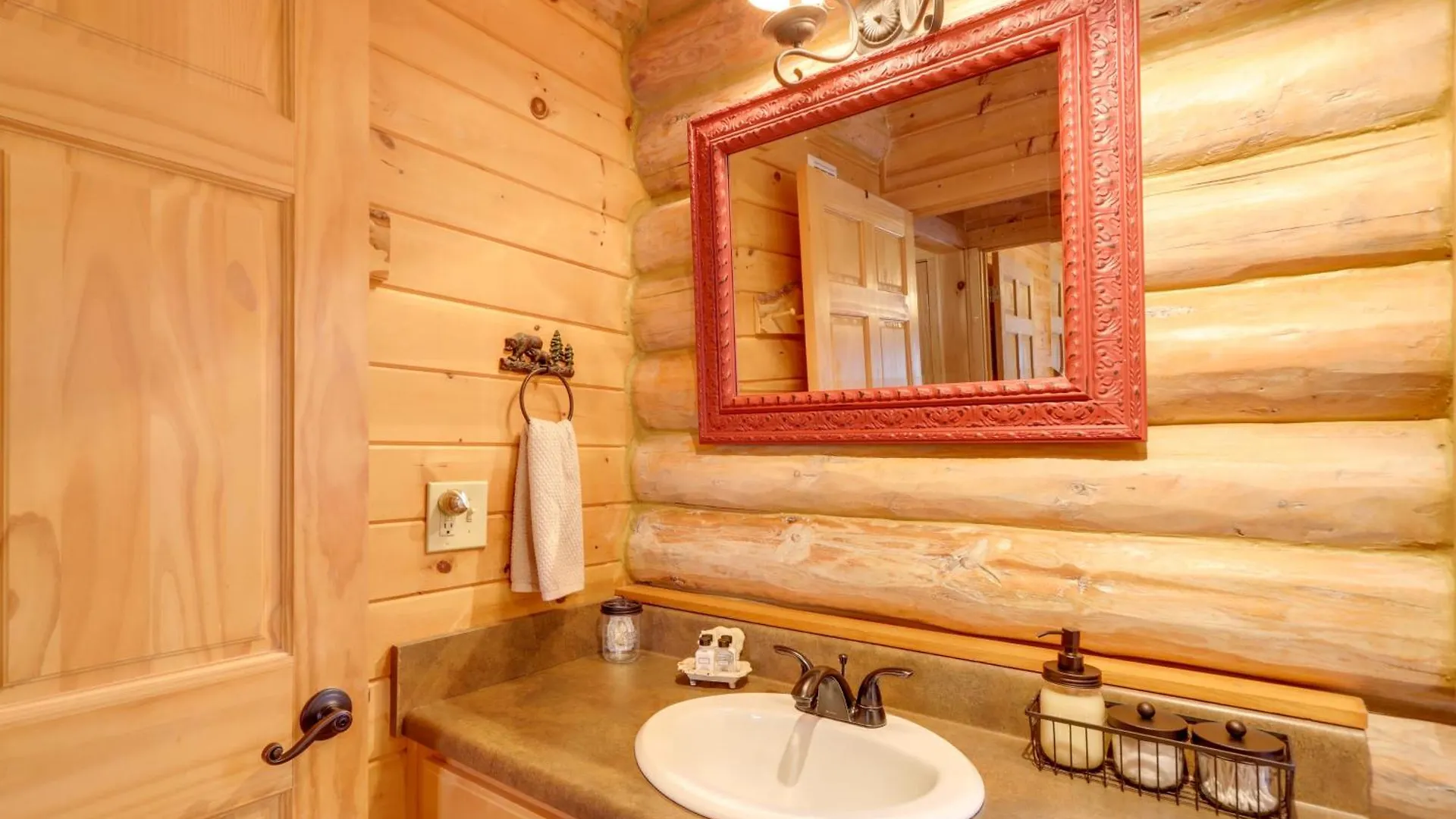 Log With Hot Tub And Game Room!