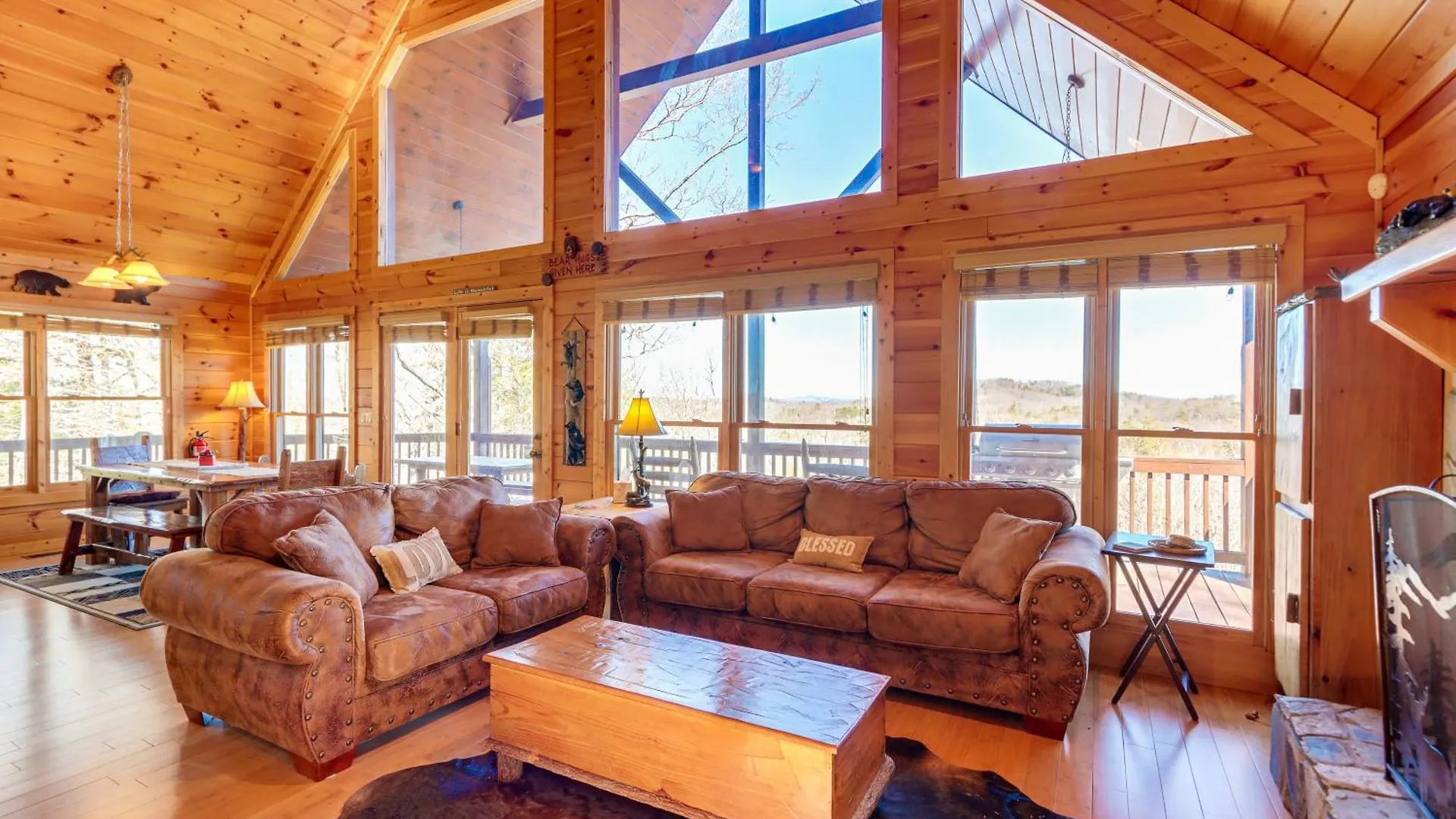 Gorgeous Mountain Retreat Deck And View! Blue Ridge