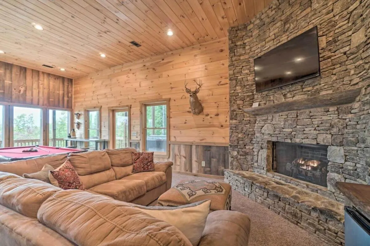 Long-range Views Game Fire Pit Pets Holiday home