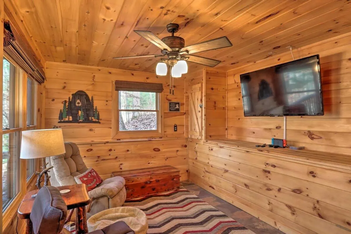 Holiday home Pet-friendly Mountain Retreat Fire Pit Hot Tub