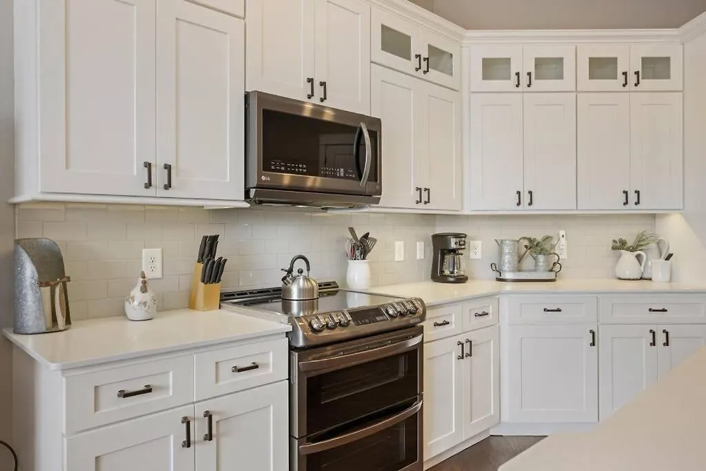 Luxury By Bk - Walk To Everything - Spacious Balcony - Amazing Downtown Views - 2 Bedrooms