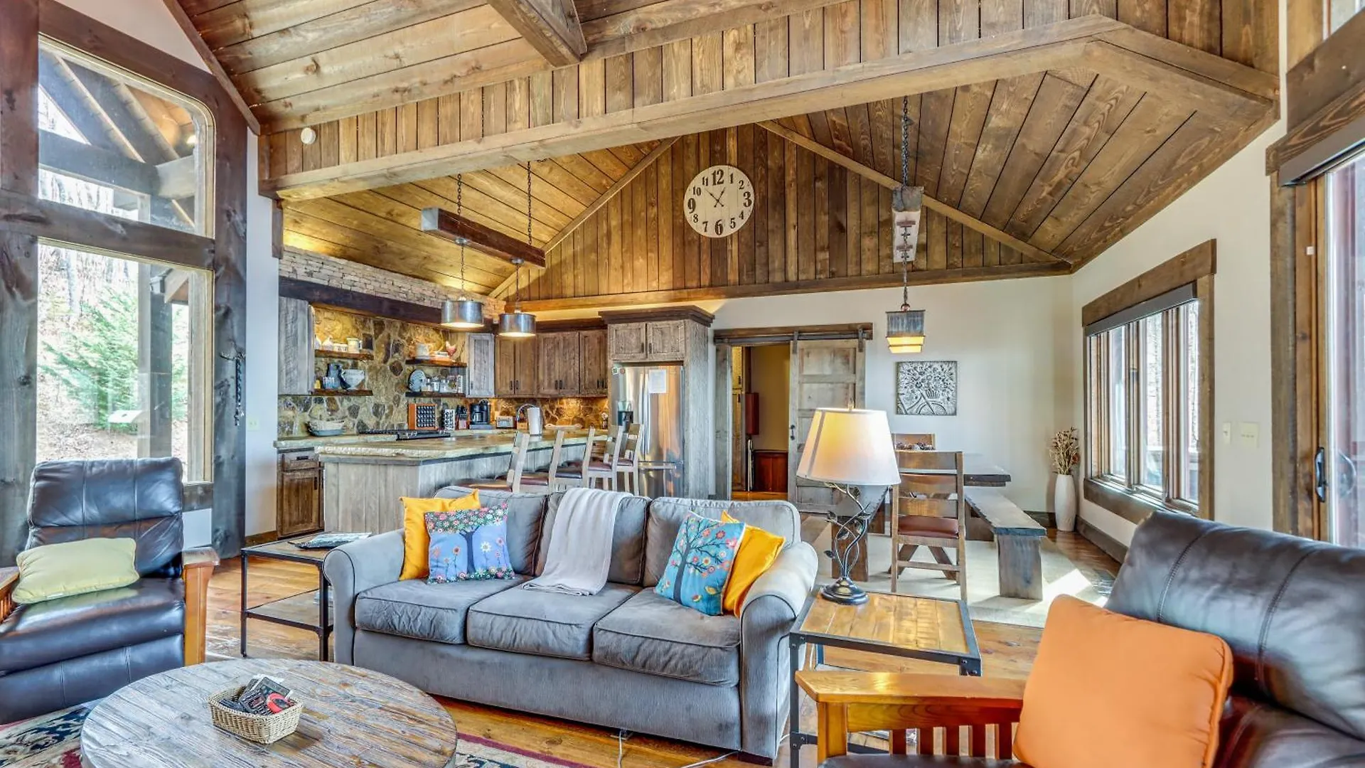 Holiday home Quiet With Hot Tub, Mountain Views!