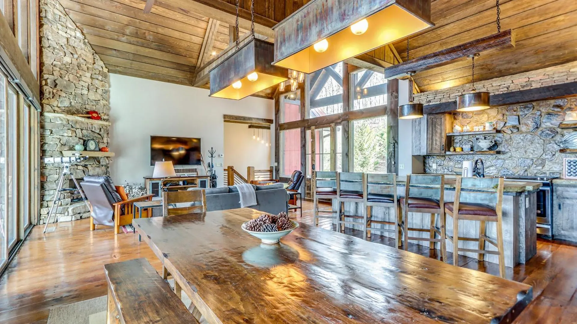 Holiday home Quiet With Hot Tub, Mountain Views! *