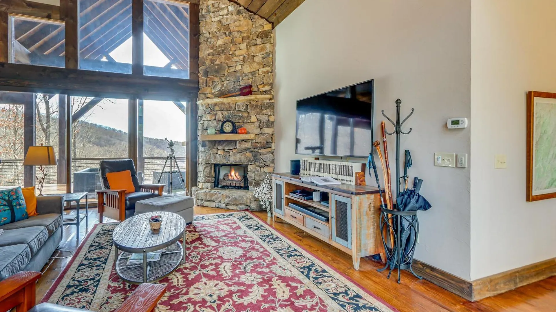 Quiet With Hot Tub, Mountain Views! Holiday home *