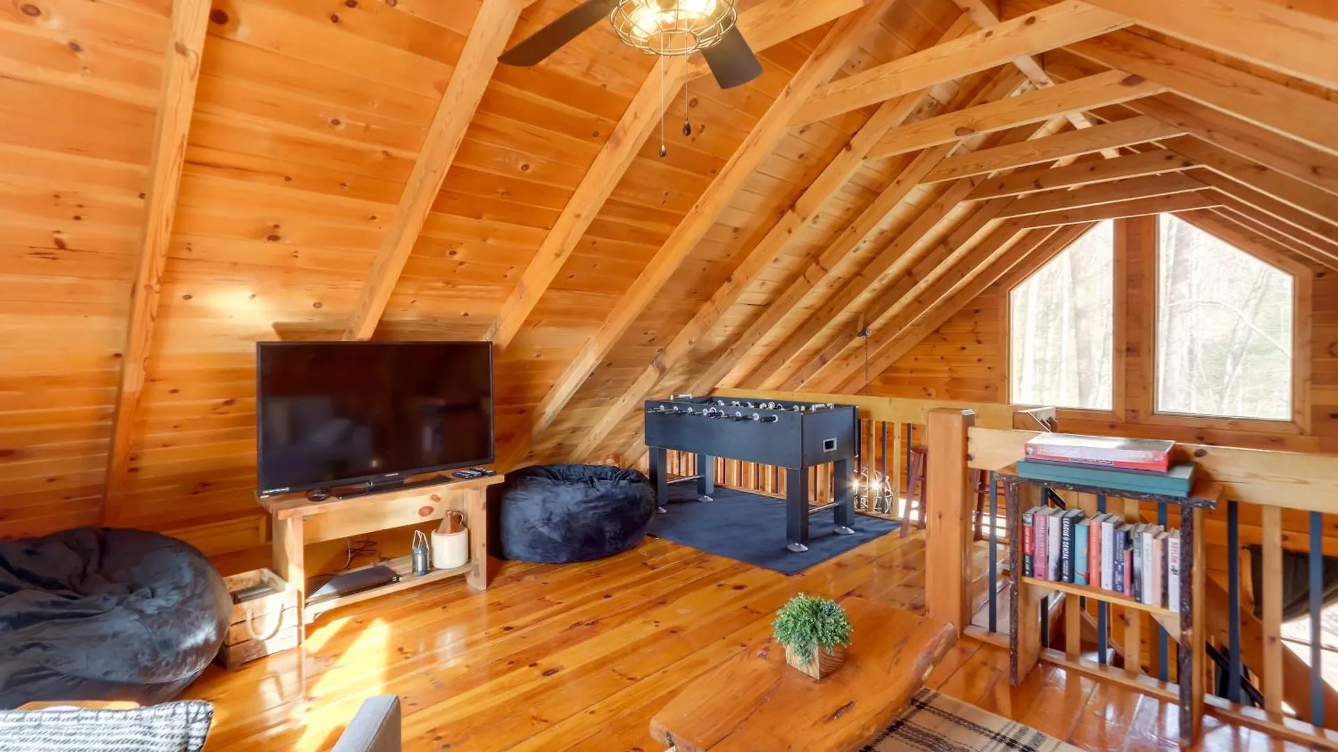 Retreat With Hot Tub And Mountain Views! Holiday home *