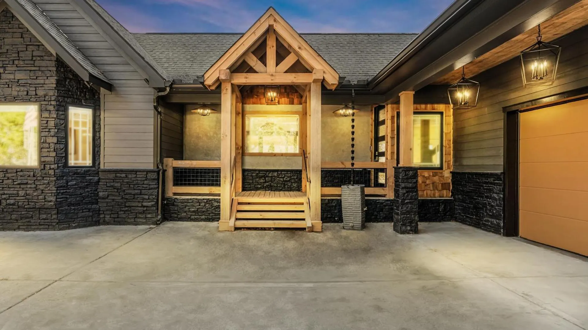 Majestic Manor Blue Ridge