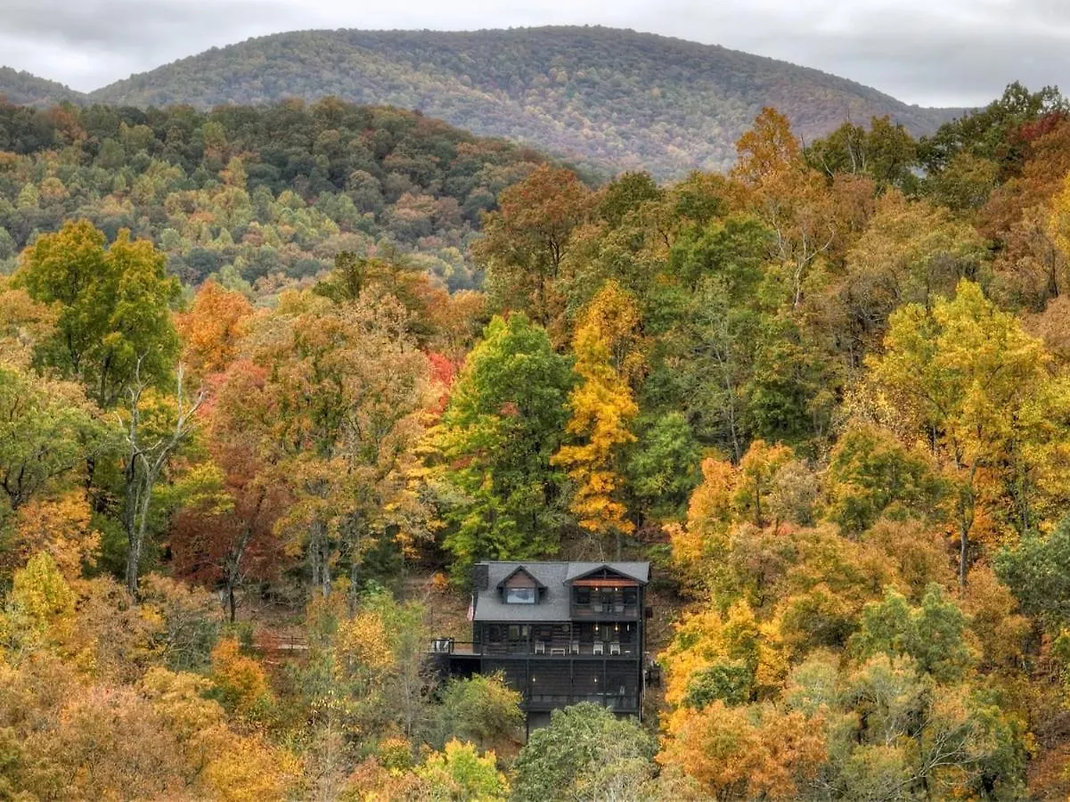 Holiday home High Camp Retreat W Mtn View Hot Tub Pool Table