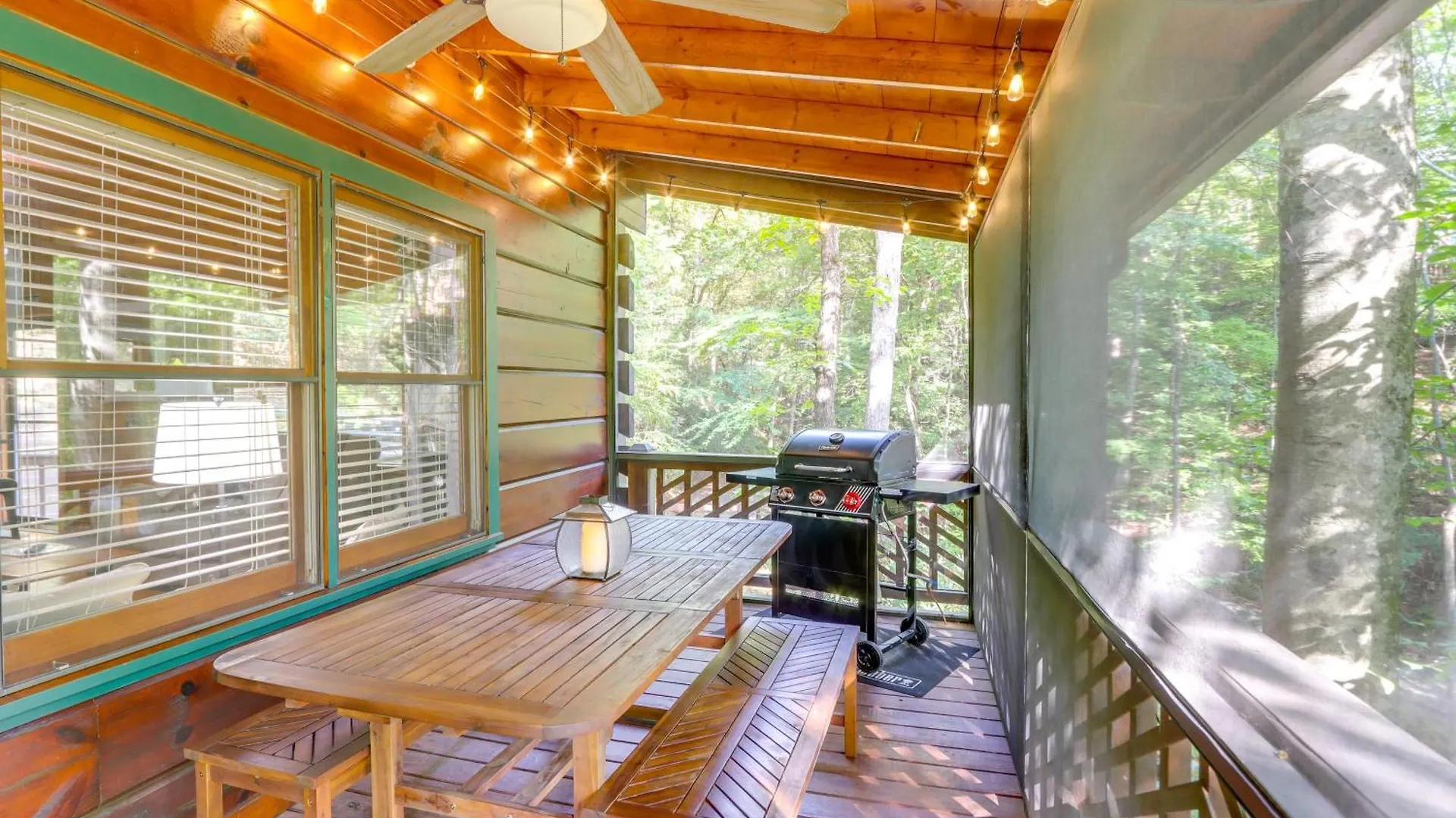 Charming With Game And Hot Tub! Holiday home Blue Ridge