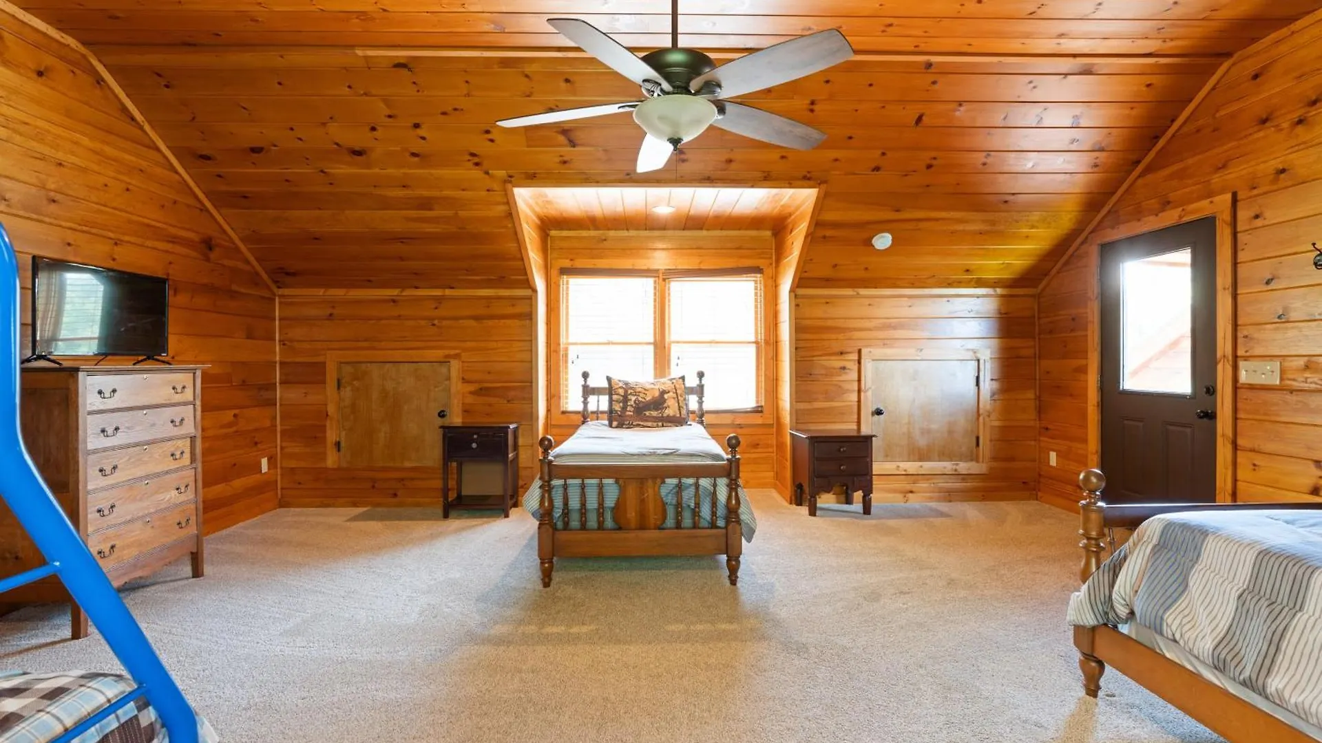 Roscoe's Retreat Blue Ridge