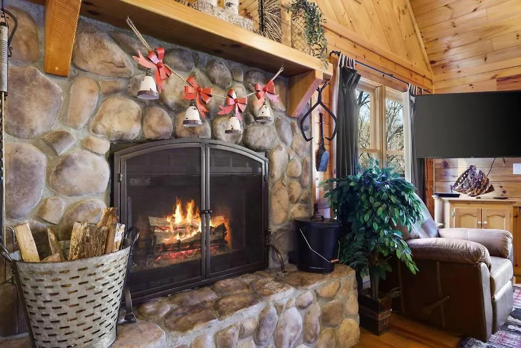 Location, Hot Tub, Theater, Outdoor Fireplace Holiday home Blue Ridge