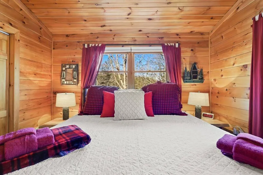 Location, Hot Tub, Theater, Outdoor Fireplace *
