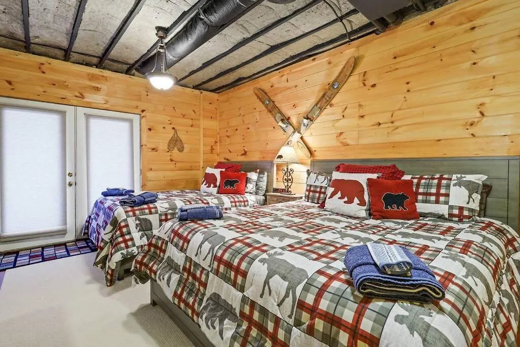 Location, Hot Tub, Theater, Outdoor Fireplace Holiday home Blue Ridge