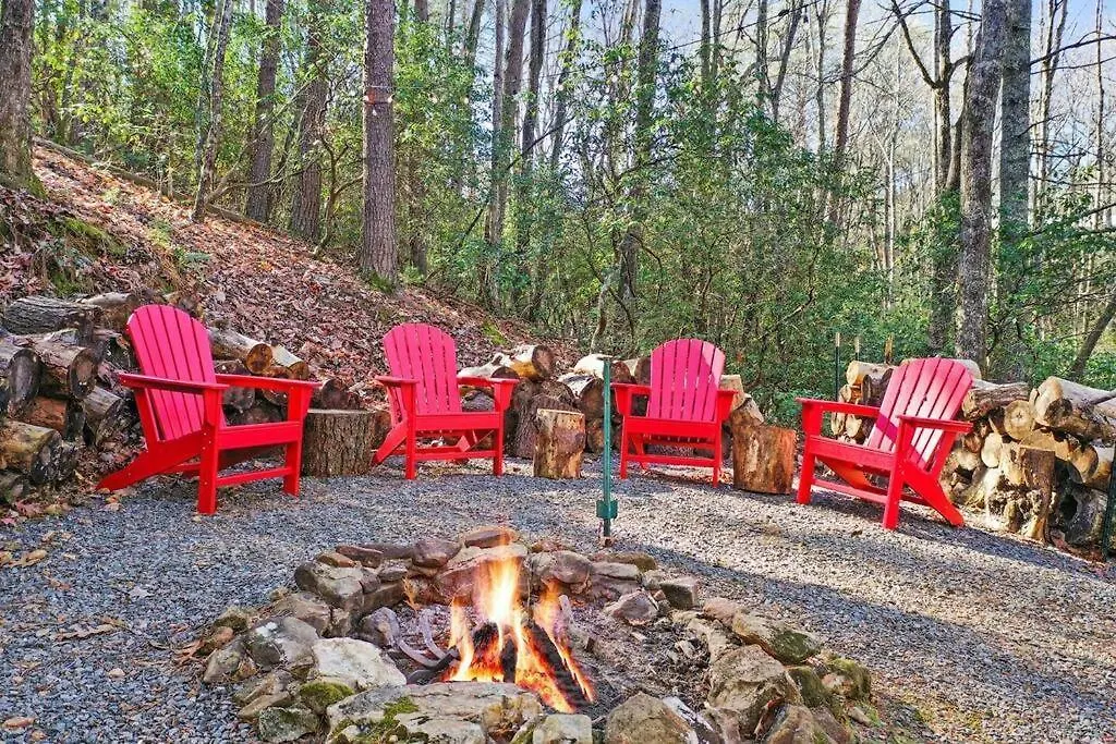 Location, Hot Tub, Theater, Outdoor Fireplace Holiday home