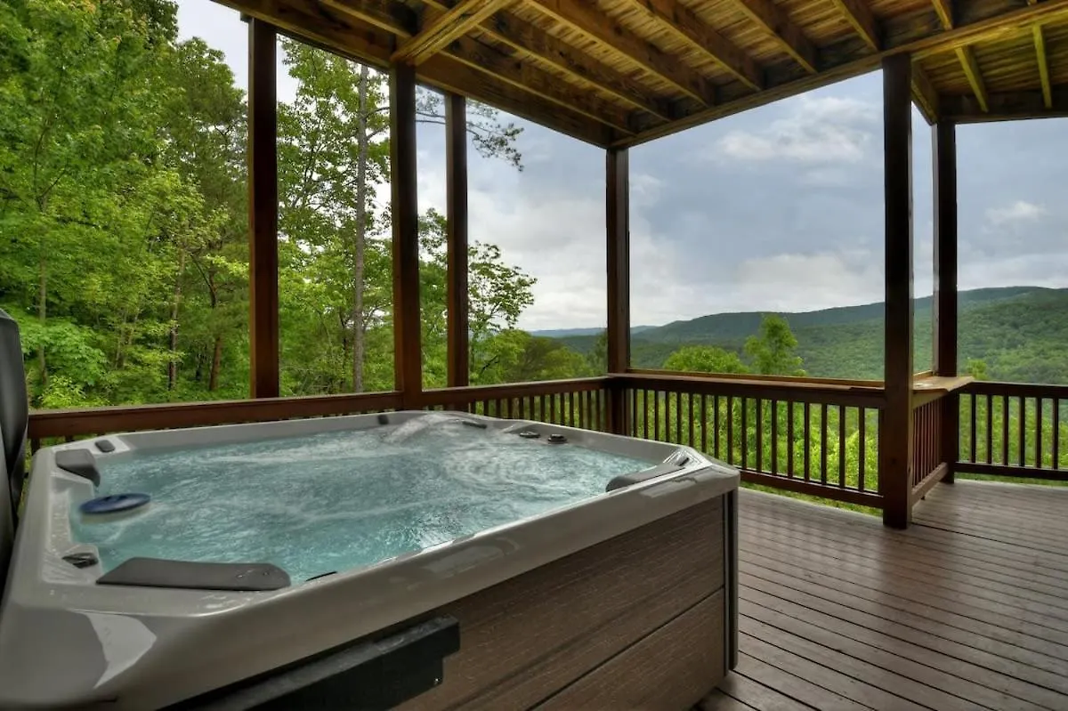 Misty Mountain Hideaway- Stunning Mountain Views Holiday home