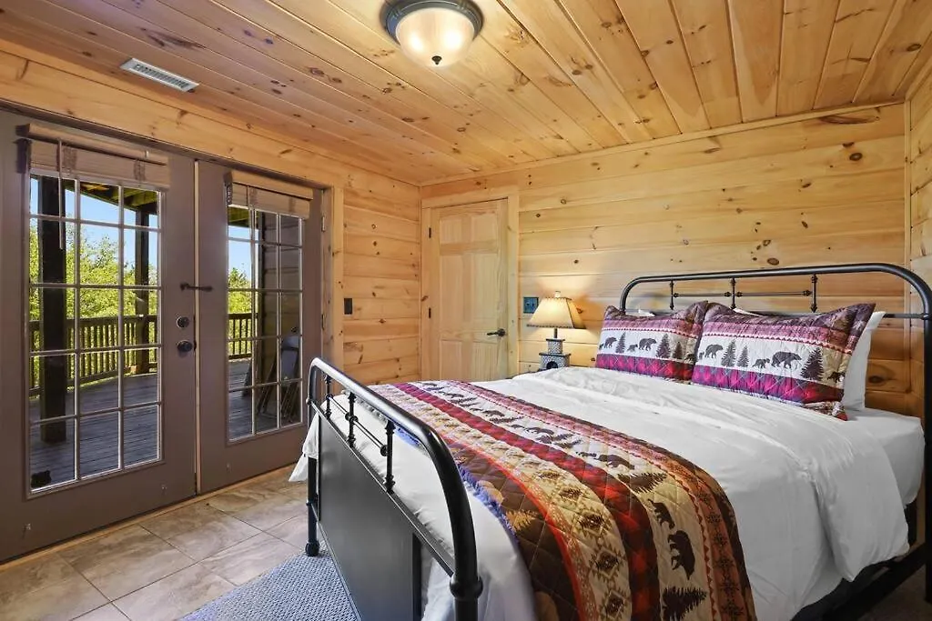 Sky High By Bk Stays. Large Cabin. Amazing Views. Game Room. Jacuzzi. Six Bedrooms. Sleeps 12 Holiday home Blue Ridge