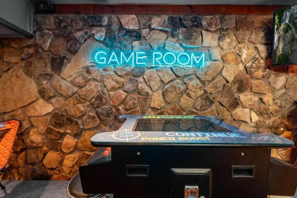 Story Book With Mountain Views, Game Cave, Hot Tub And Close To Downtown Holiday home Blue Ridge