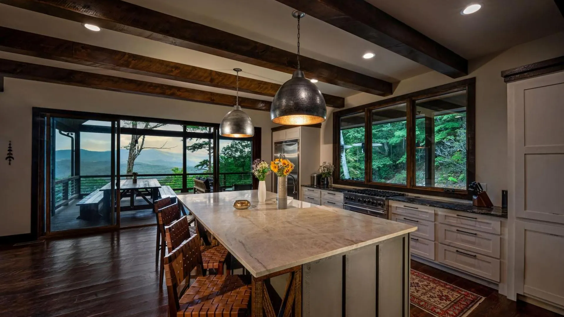 Gem Of Stunning 5 Star Views & Hot Tub Holiday home *