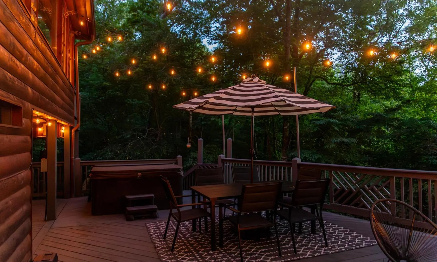 Story Book With Mountain Views, Game Cave, Hot Tub And Close To Downtown *