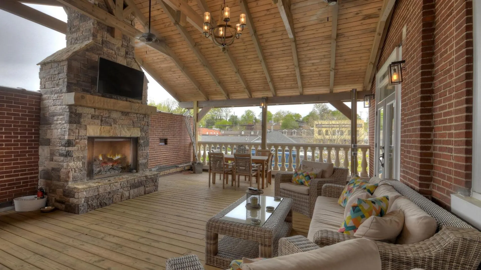 Main Main - Downtown Ga Apartment *